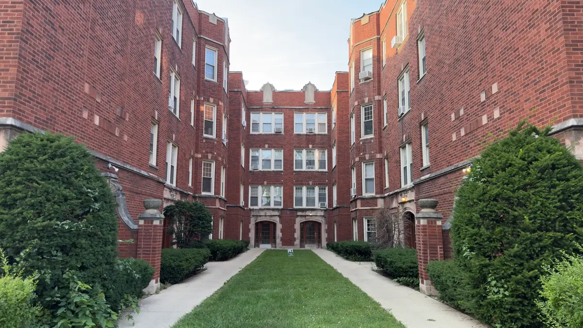 4834 W Henderson Street #2B, Chicago, IL 60641 - #1