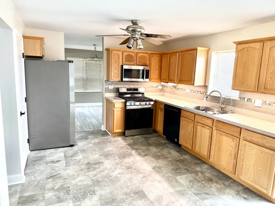 732 Oakwood Street, Minooka, IL 60447 - #3