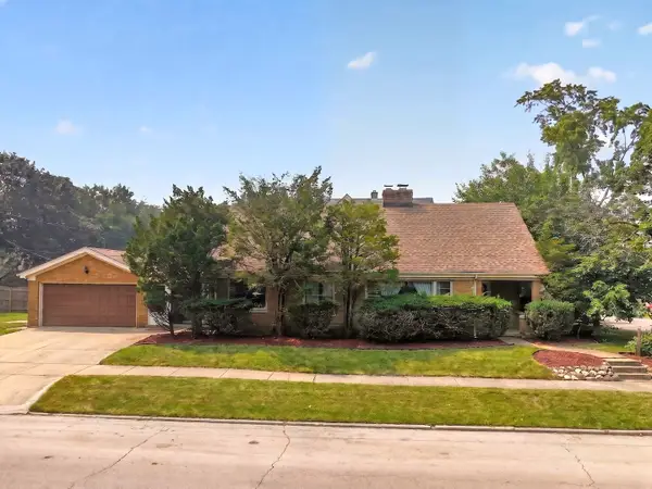 Address Withheld By Seller, Elgin, IL 60120
