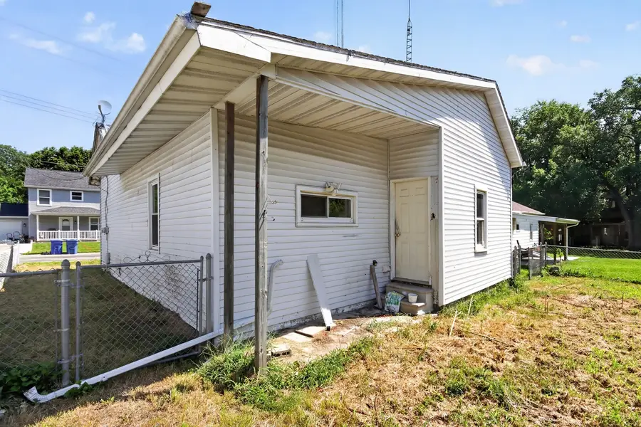 210 E Liberty Street, Petersburg, IL 62675 - #3