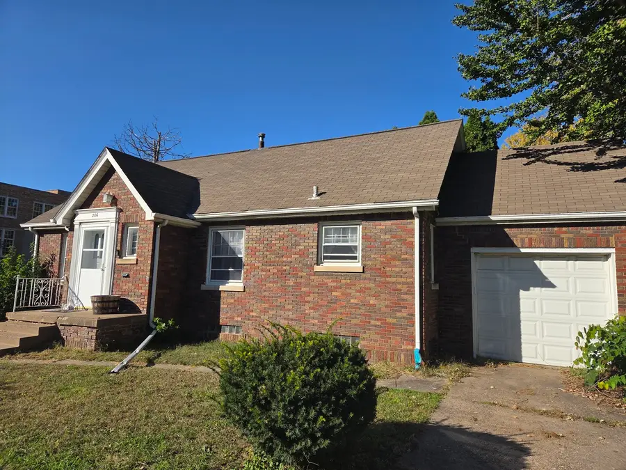 206 E Locust Street, Davenport, IA 52803 - #2