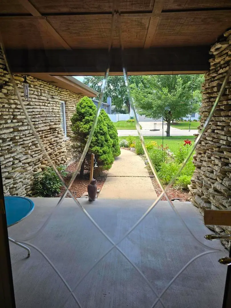 1118 Moorland Avenue, Shorewood, IL 60404 - #3