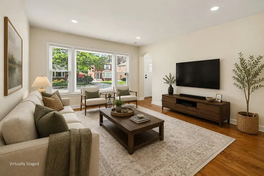 10827 S Peoria Street, Chicago, IL 60643 - #3