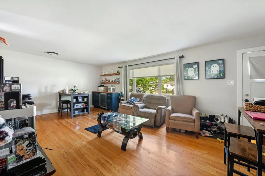 831 S Wisconsin Avenue, Villa Park, IL 60181 - #3