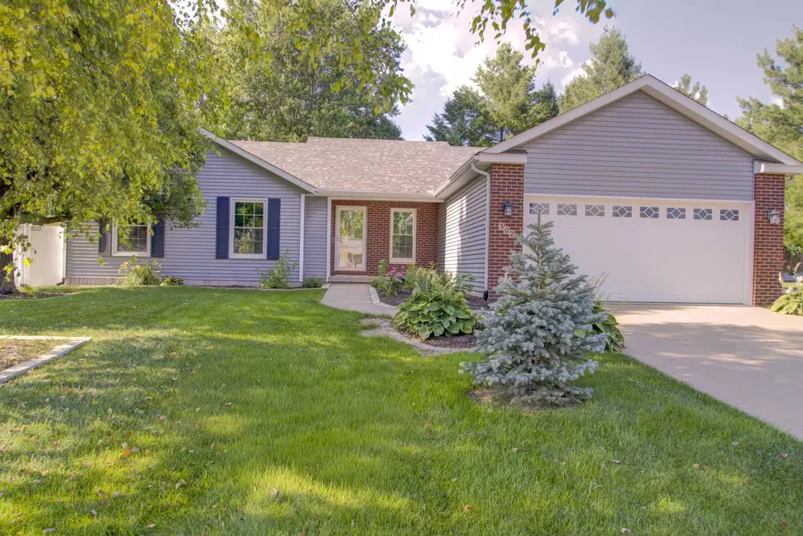 302 Pinehurst Drive, Eldridge, IA 52748 - #3