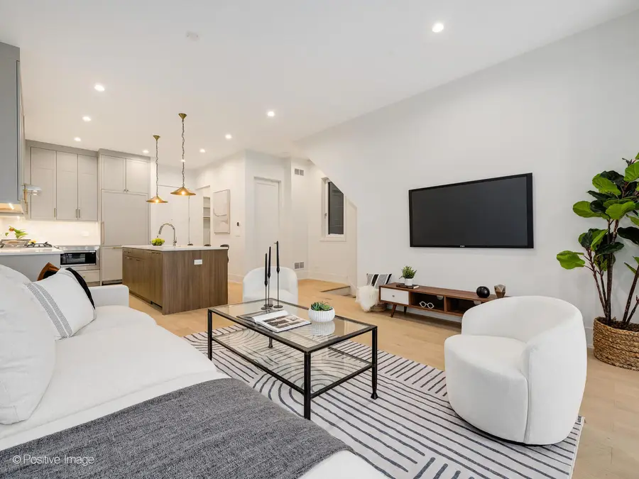 1821 N Kimball Avenue #1F, Chicago, IL 60647 - #3