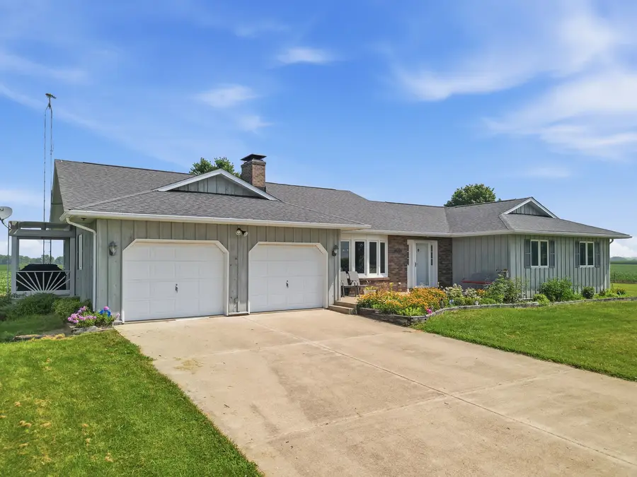 1132 Stony Point Road, Dixon, IL 61021 - #2