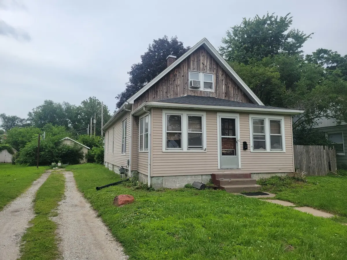 3313 9th Street, Rock Island, IL 61201 - #1