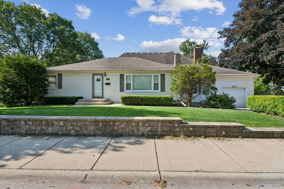 110 W 12th Avenue, Naperville, IL 60563 - #1
