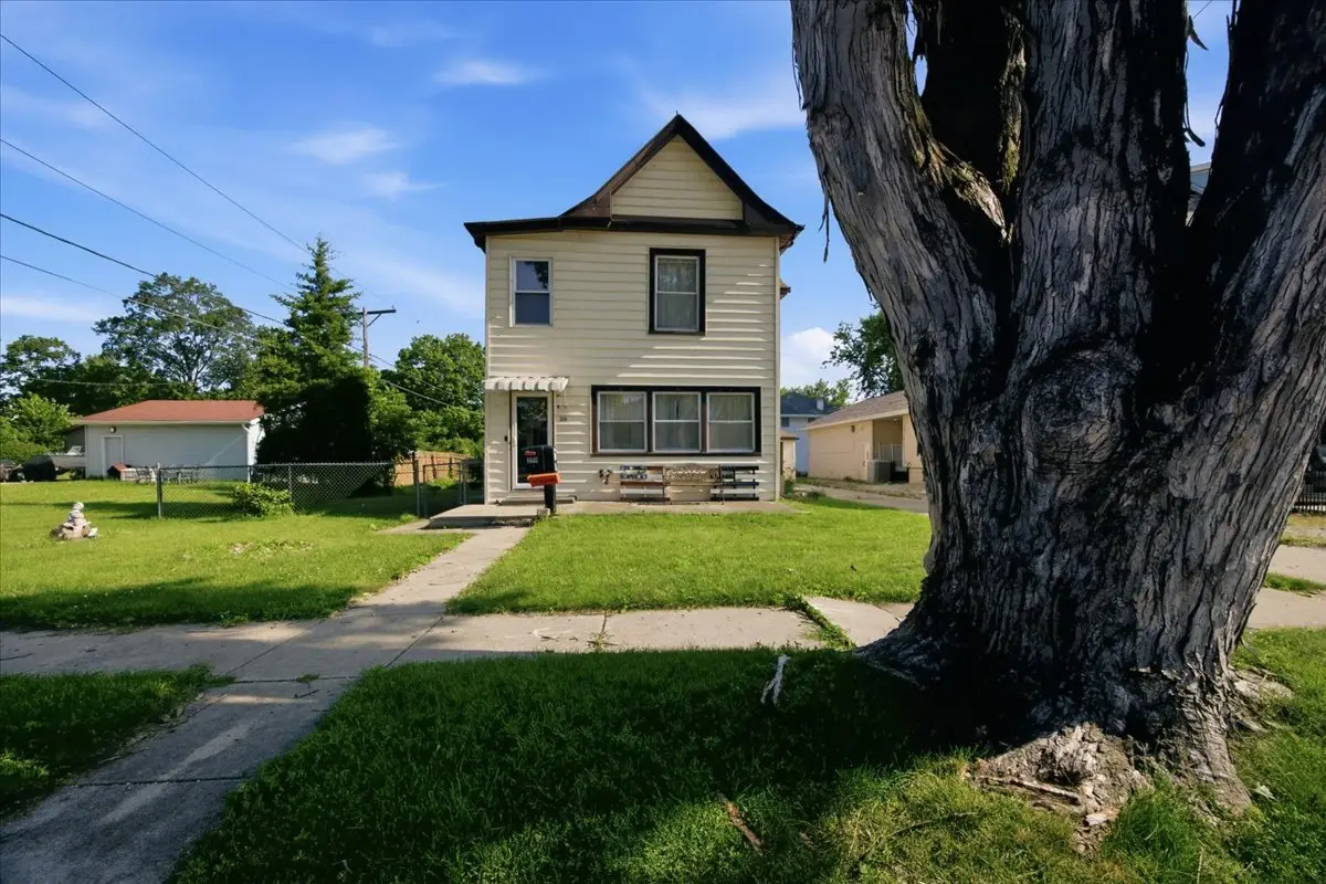 219 E Michigan Avenue, Pontiac, IL 61764 - #1