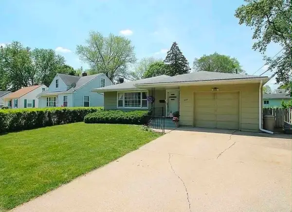 2107 Ohio Parkway, Rockford, IL 61108