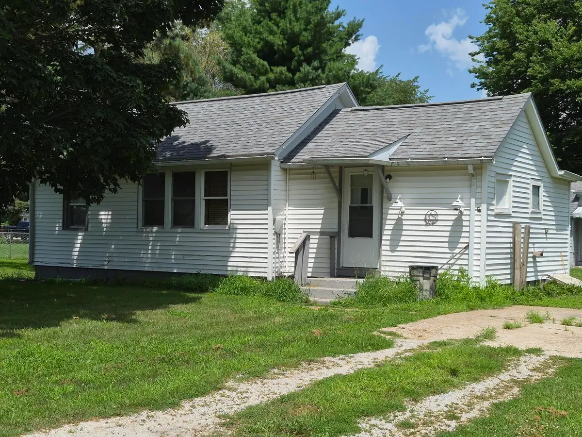1405 1405 1/2 S 19 Avenue, Viola, IL 61486 - #1