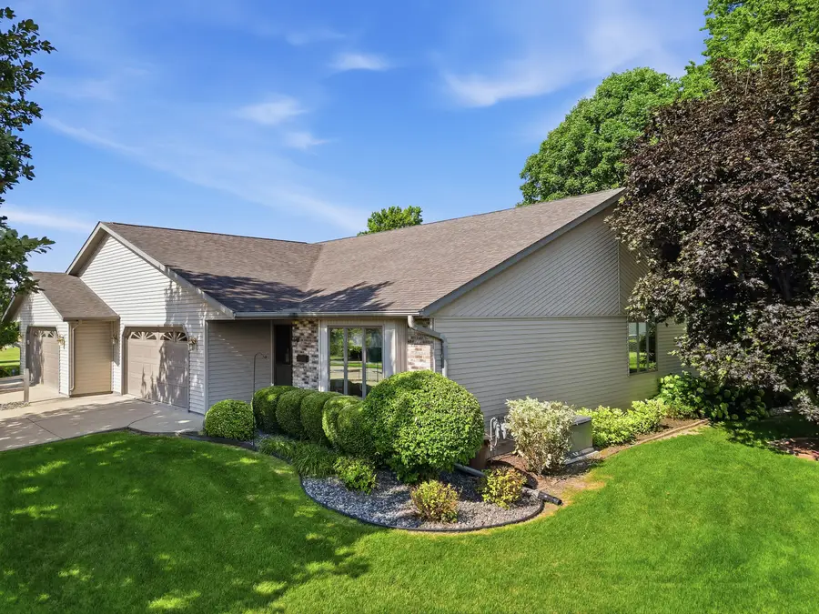 311 N Jackson Street #B, Morrison, IL 61270 - #2