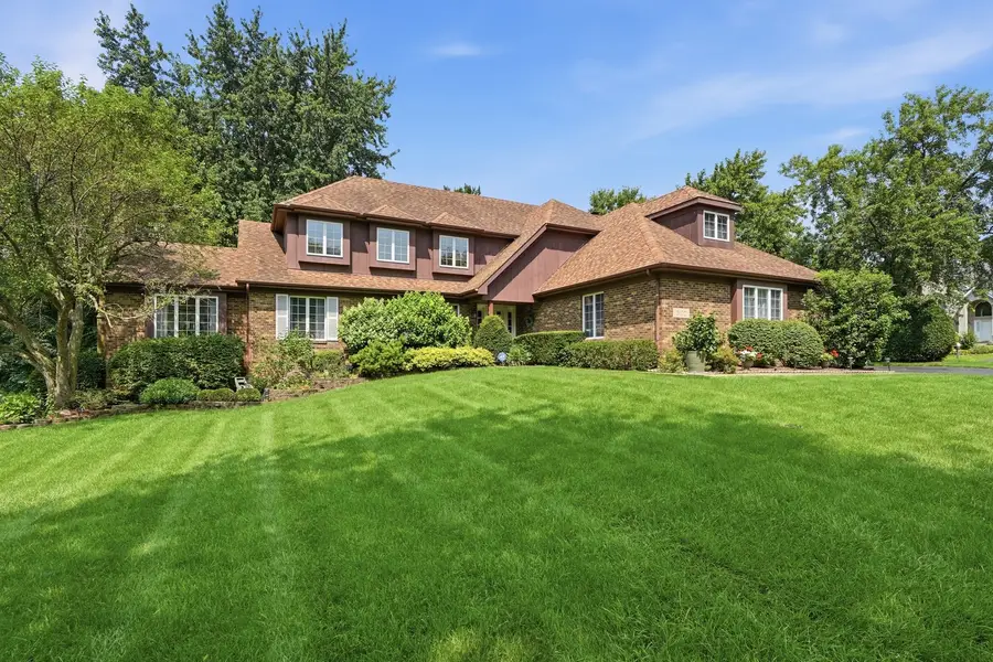 8100 Lake Ridge Drive, Burr Ridge, IL 60527 - #2