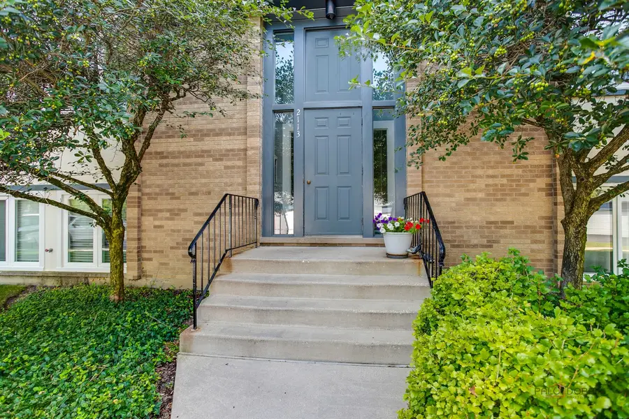 2113 Ammer Ridge Court #301, Glenview, IL 60025 - #2