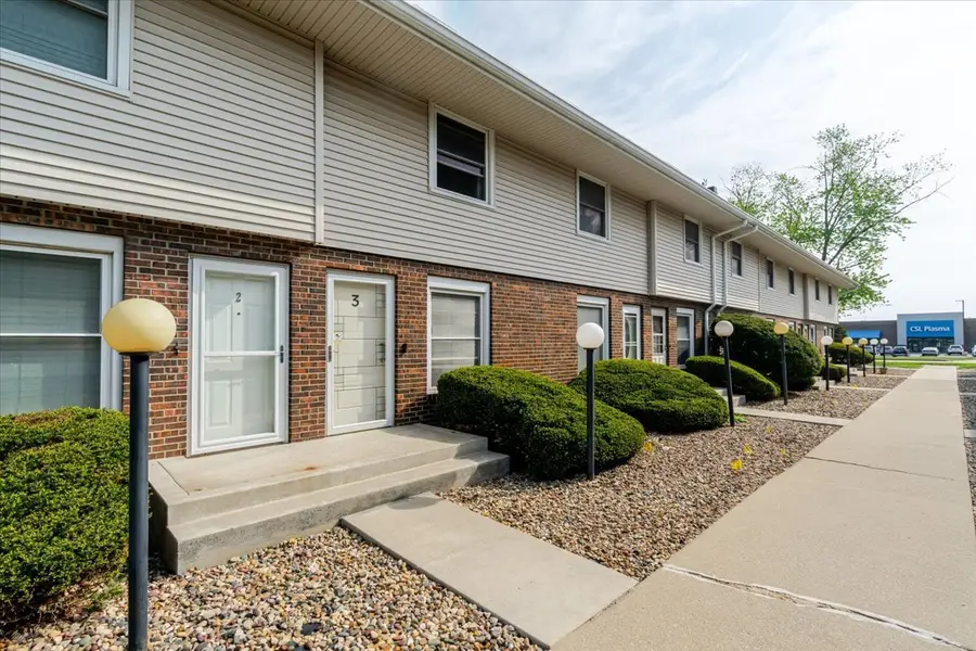 103 S Towanda Avenue #3, Normal, IL 61761 - #2
