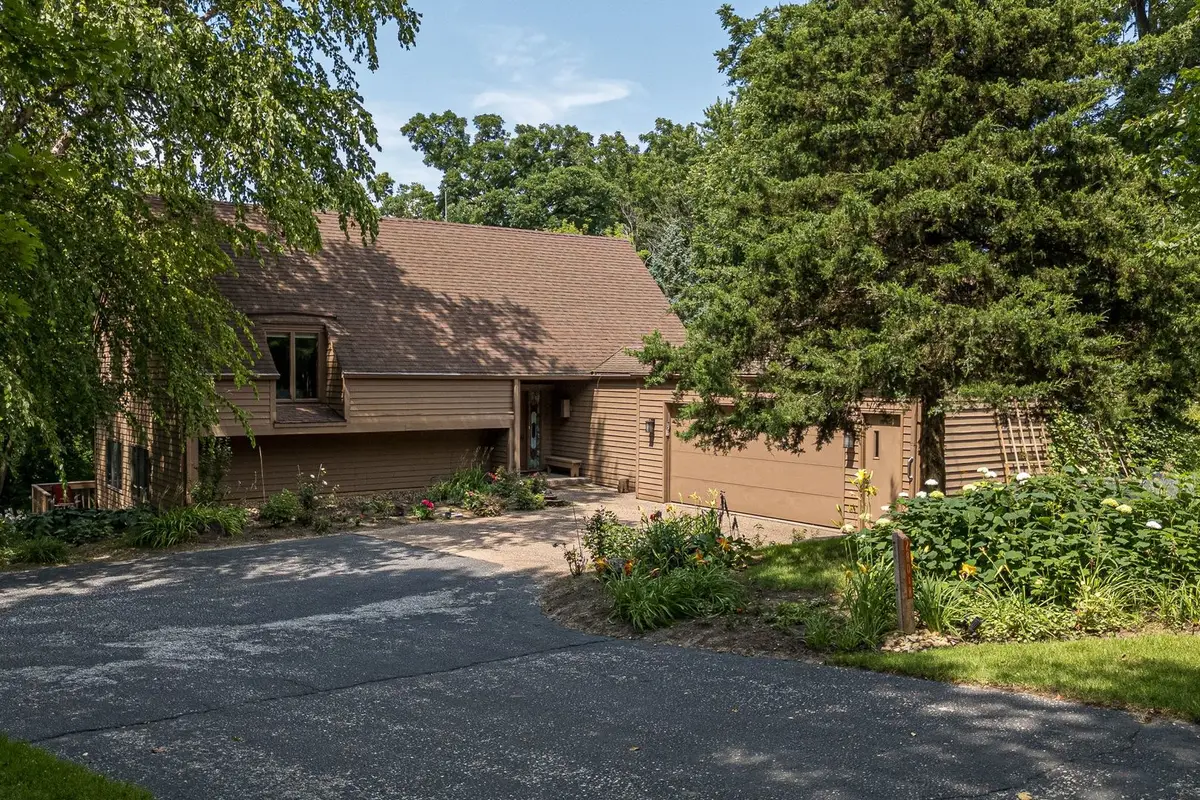 28018 230th Street, Le Claire, IA 52753 - #1