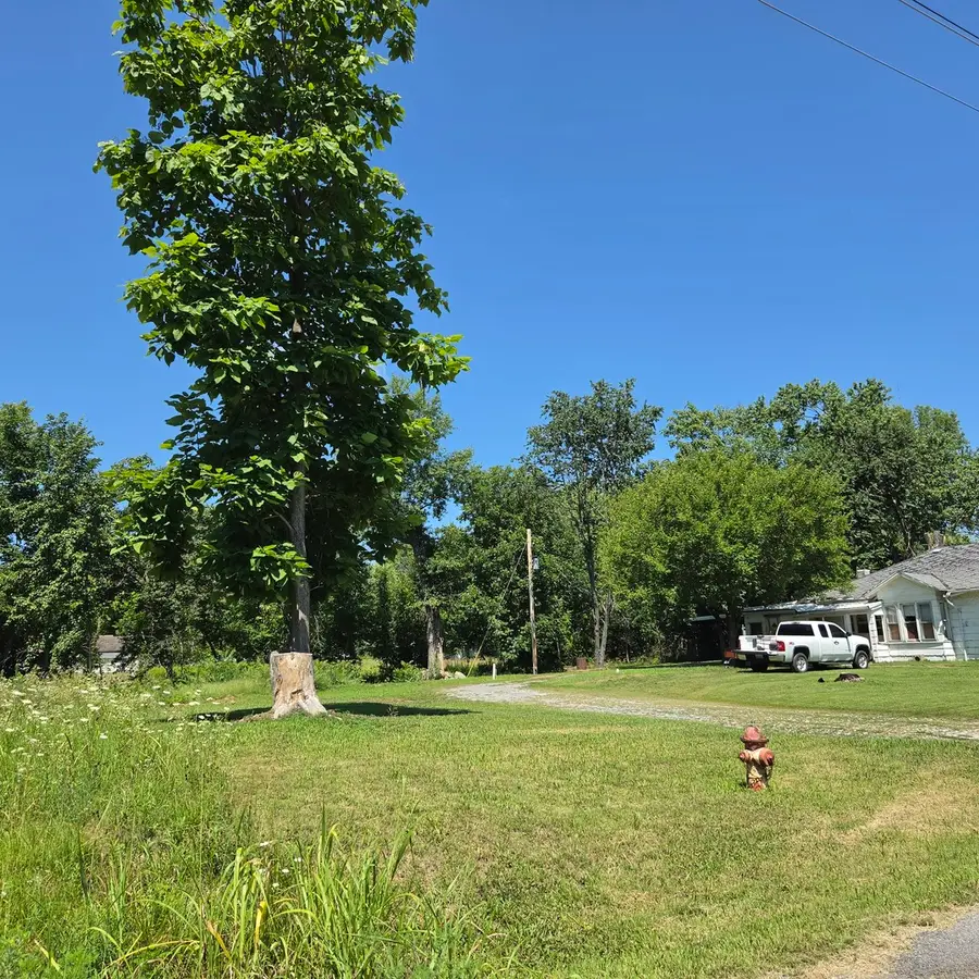 205 N Stuyvesant Street, Benton, IL 62812 - #3