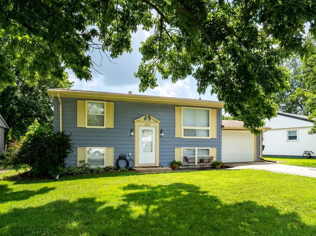 1237 Mount Vernon Drive, Bloomington, IL 61704 - #1