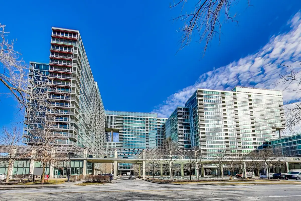 9655 Woods Drive #403, Skokie, IL 60077 - #1