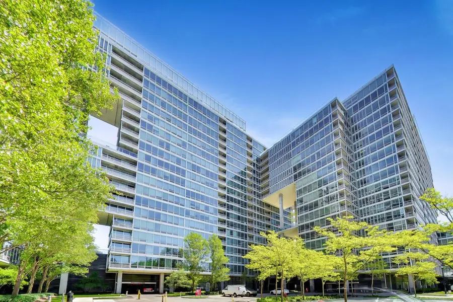 9655 Woods Drive #403, Skokie, IL 60077 - #3