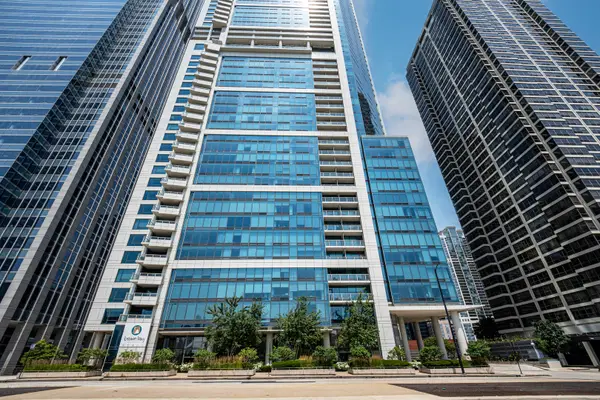 340 E Randolph Street #4304, Chicago, IL 60601