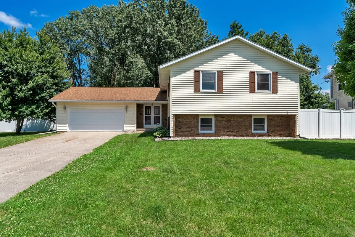 76 Lynwood Avenue, Geneseo, IL 61254 - #1