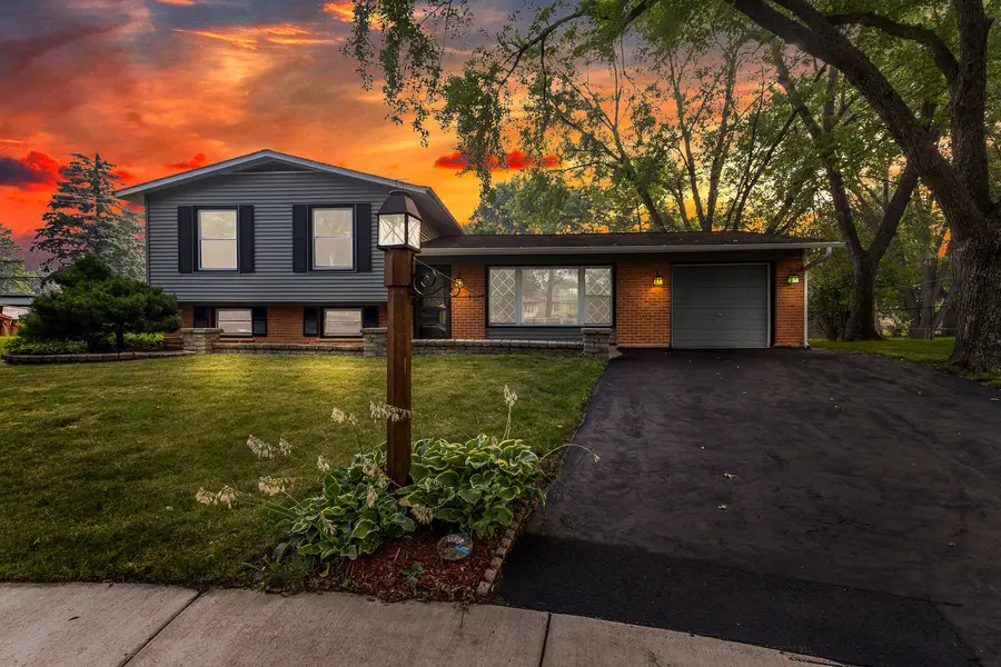 7979 Huntington Circle N, Hanover Park, IL 60133 - #2