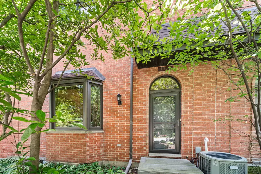 1339 E Central Road, Arlington Heights, IL 60005 - #2