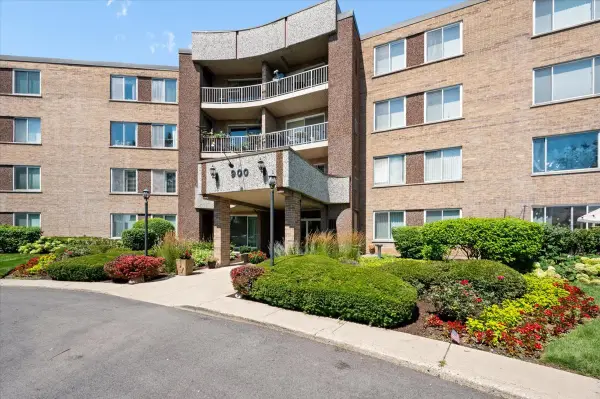 900 E Wilmette Road #319, Palatine, IL 60074