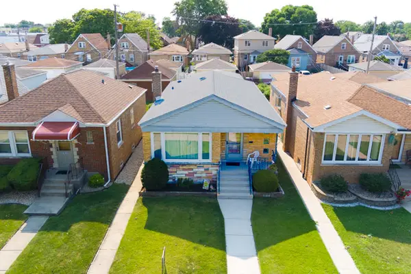 5428 S Newcastle Avenue, Chicago, IL 60638