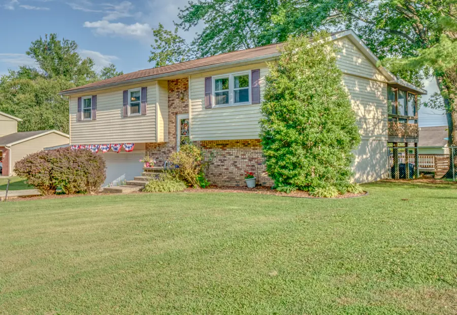 1109 Douglas Street, Mount Vernon, IL 62864 - #3