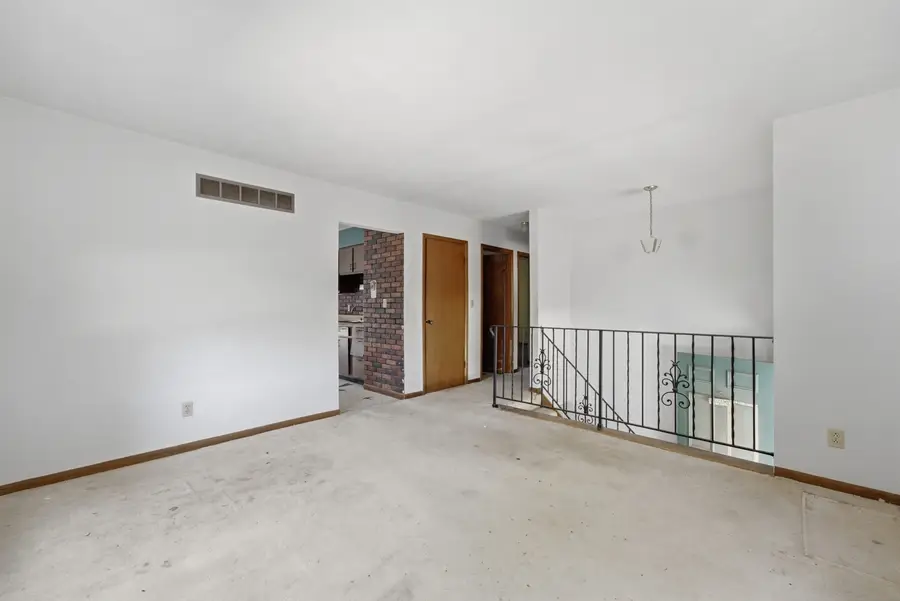 1119 94th Avenue W, Rock Island, IL 61201 - #3
