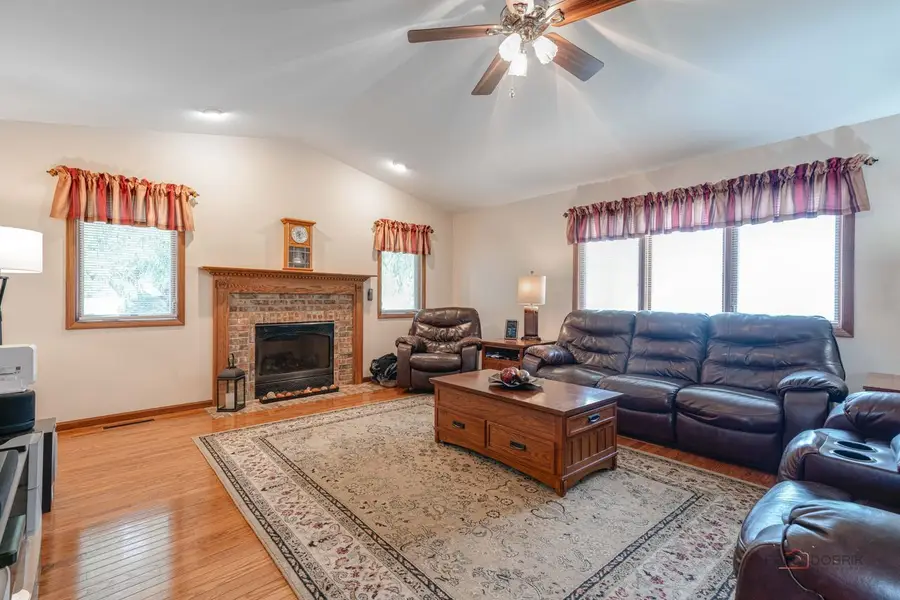 916 Lorelei Drive, Zion, IL 60099 - #2