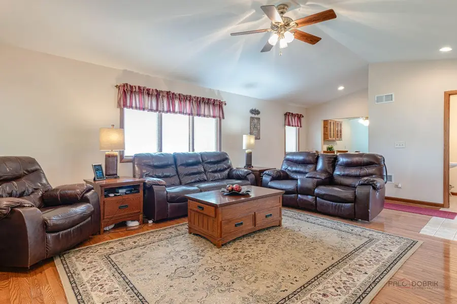 916 Lorelei Drive, Zion, IL 60099 - #3