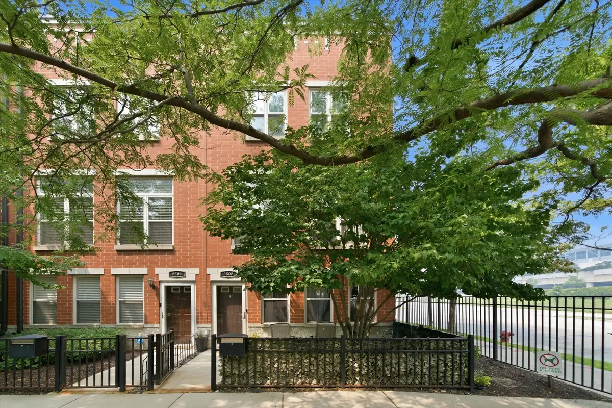 2502 S Calumet Avenue, Chicago, IL 60616 - #1