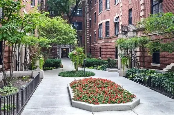 507 W Aldine Avenue #1B, Chicago, IL 60657