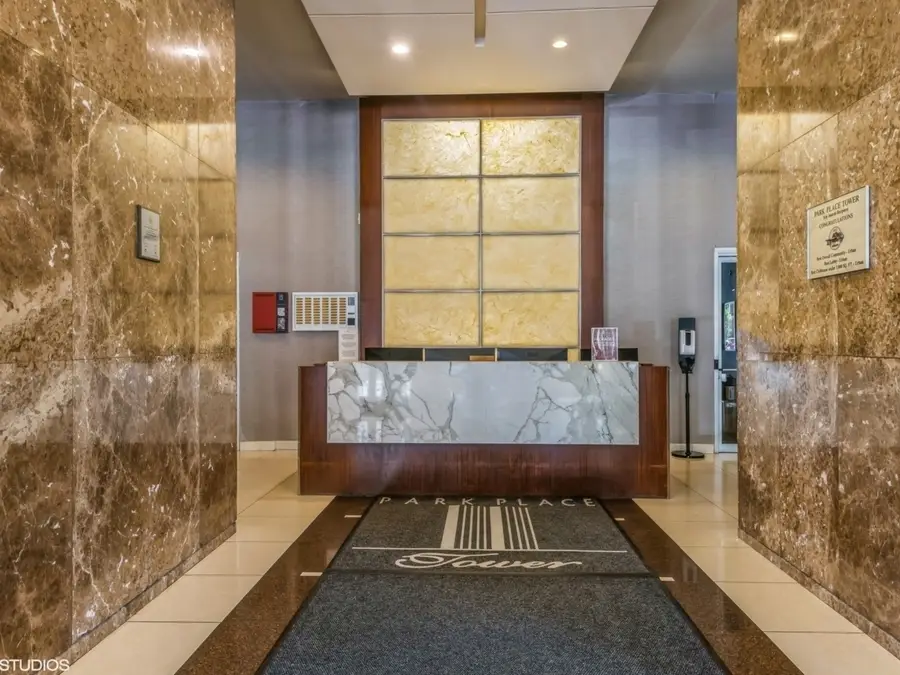 655 W Irving Park Road #5411, Chicago, IL 60613 - #3