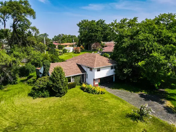 9240 S 86th Court, Hickory Hills, IL 60457