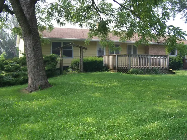 2046 Deep Cut Road, Woodstock, IL 60098