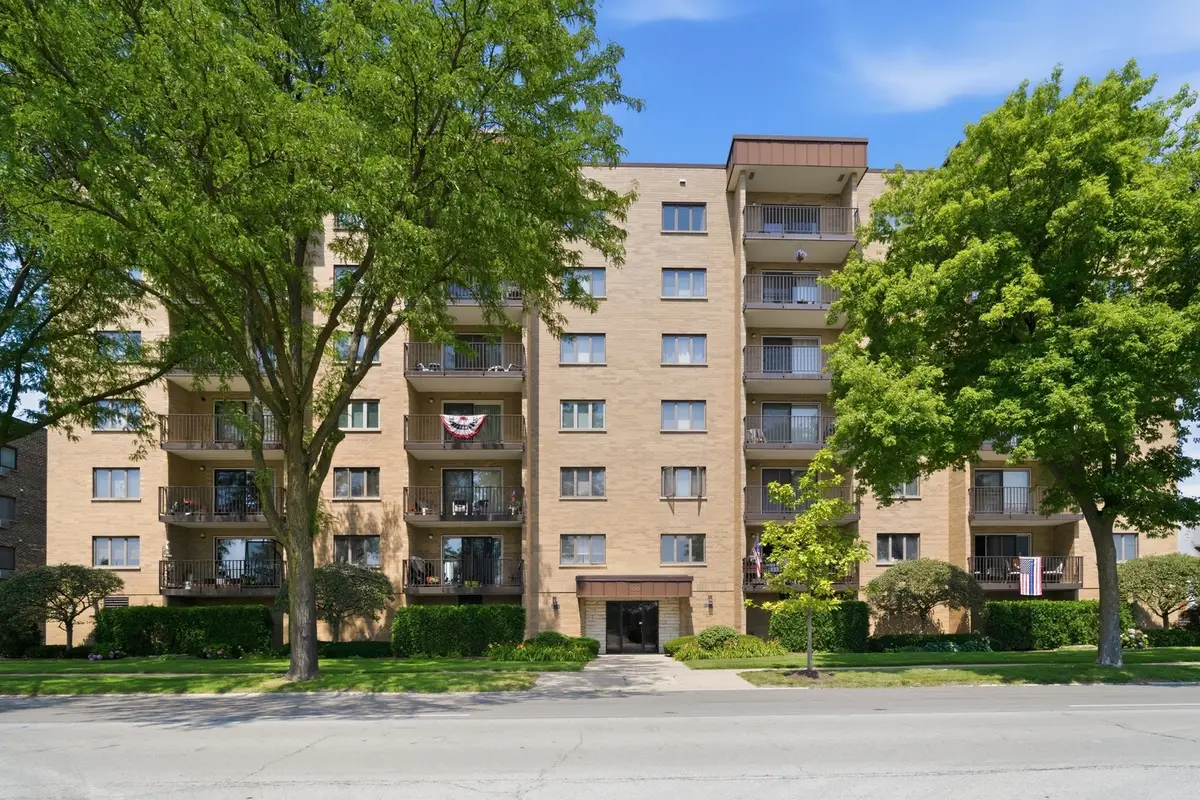 700 Graceland Avenue #708, Des Plaines, IL 60016 - #1