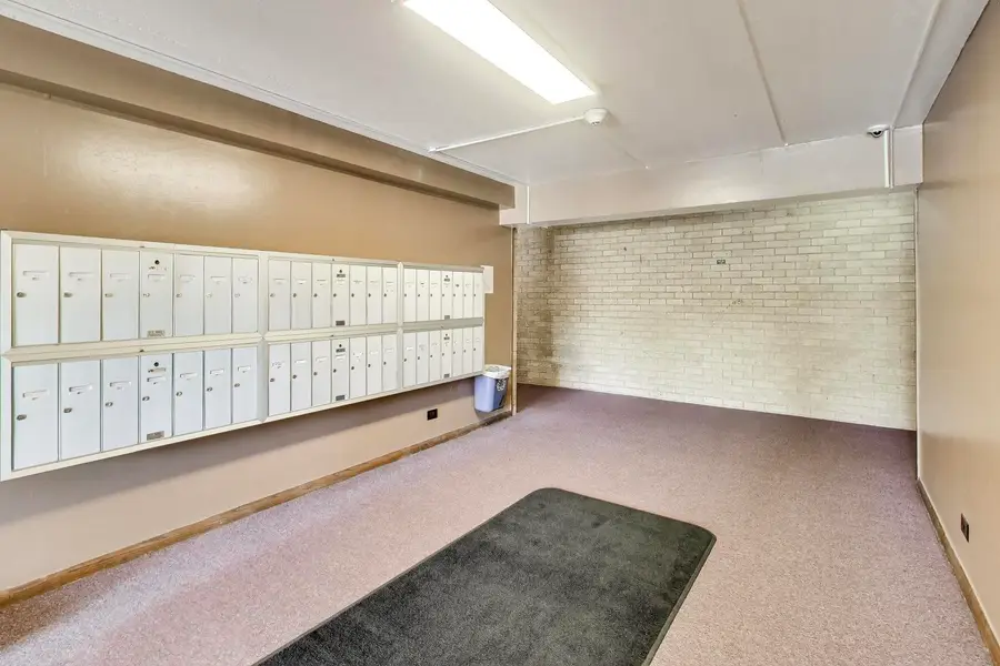 919 N Boxwood Drive #108, Mount Prospect, IL 60056 - #3