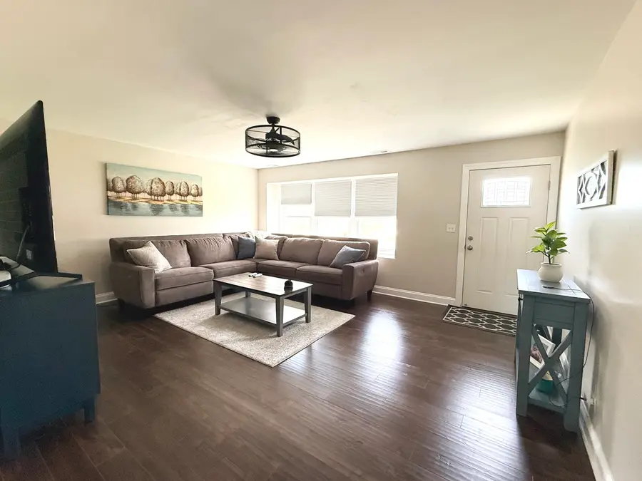 1316 Chalfont Drive, Schaumburg, IL 60194 - #3