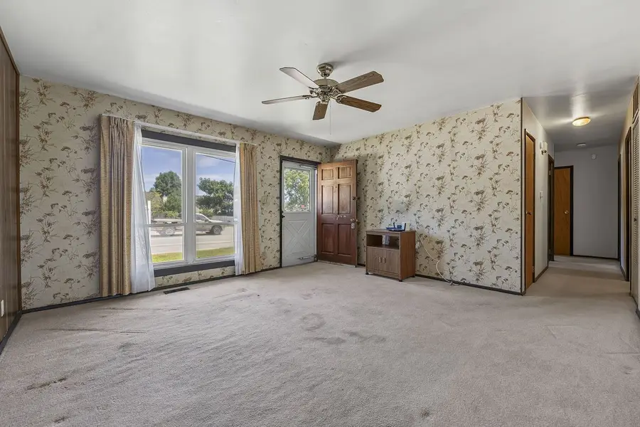 315 E Schaumburg Road, Streamwood, IL 60107 - #2