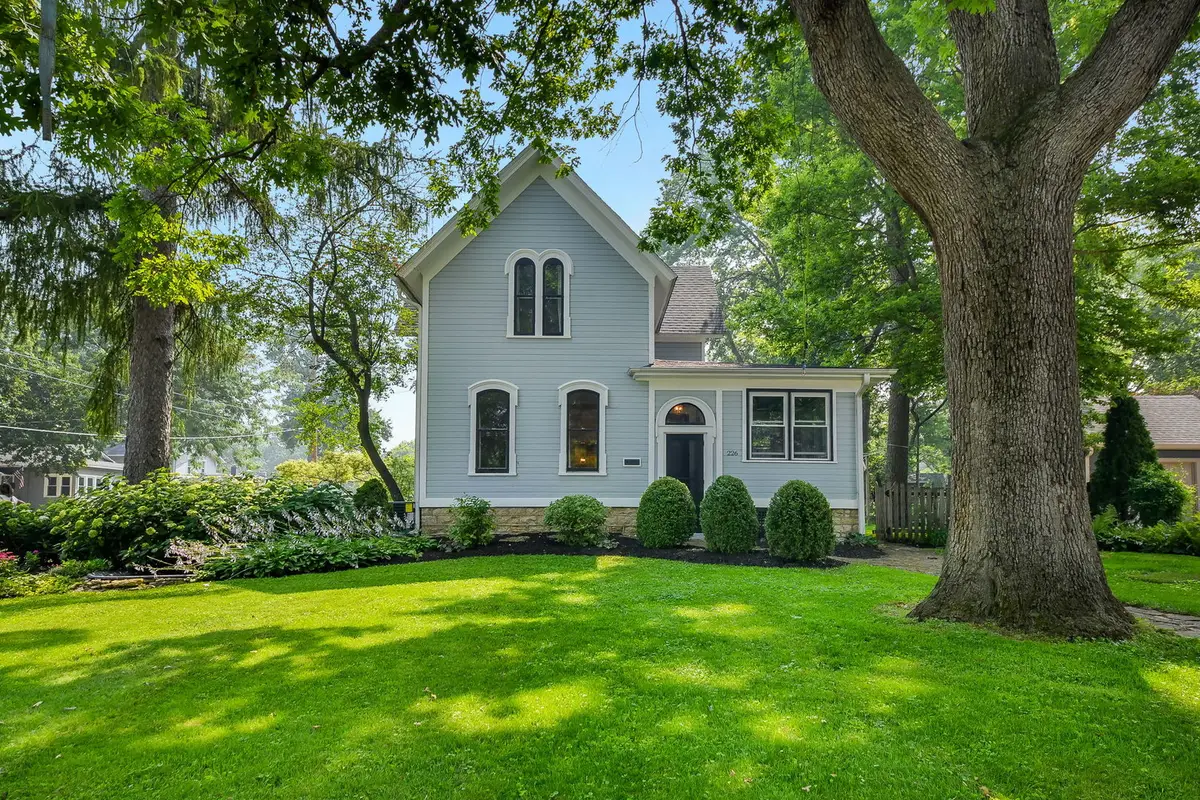 226 N Van Buren Street, Batavia, IL 60510 - #1