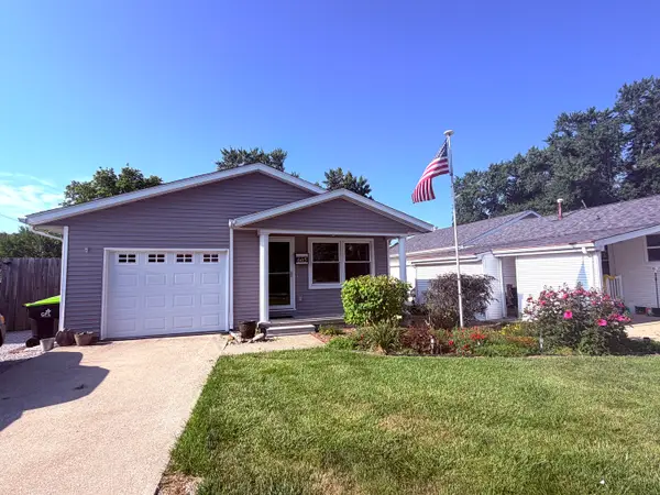 605 E Barker Street, Tuscola, IL 61953