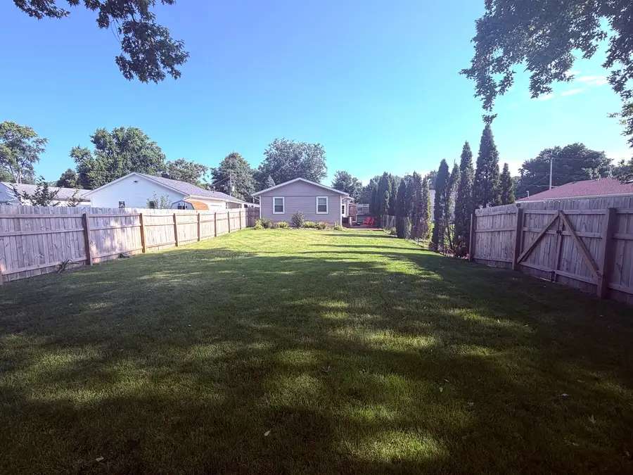 605 E Barker Street, Tuscola, IL 61953 - #2