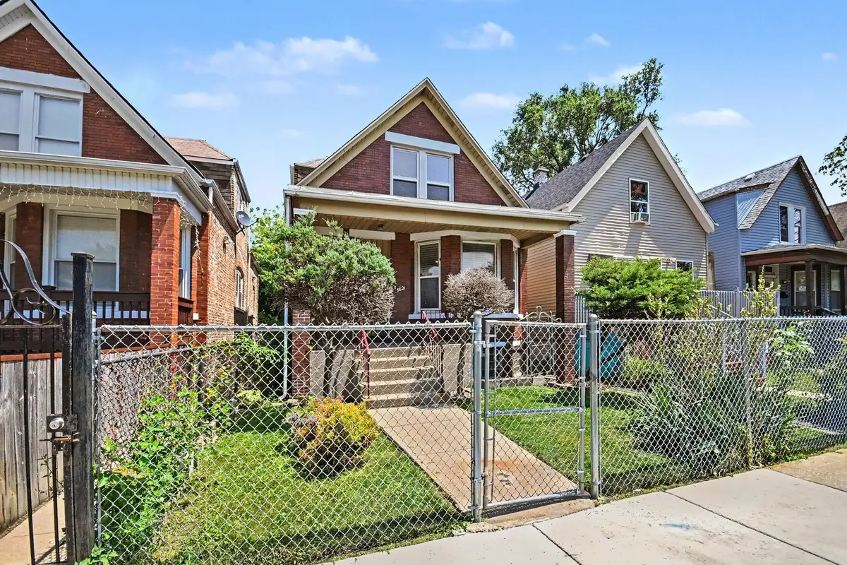 6621 S Oakley Avenue, Chicago, IL 60636 - #1
