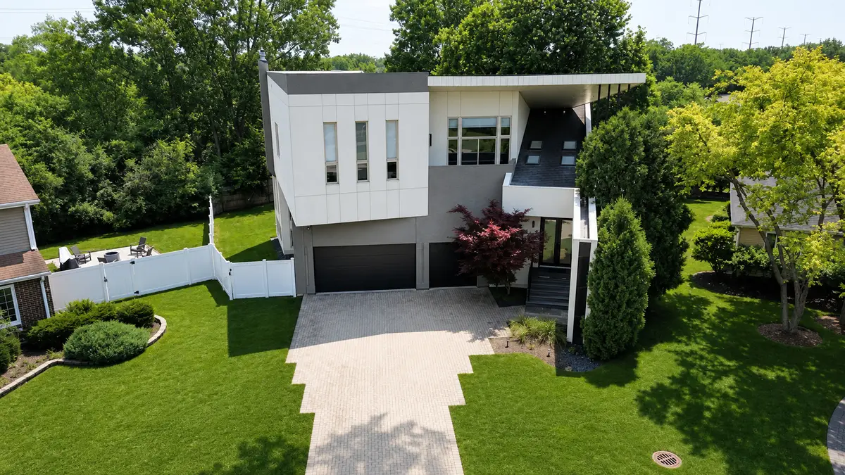 220 Astor Place, Northbrook, IL 60062 - #1
