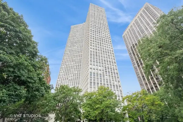 2626 N Lakeview Avenue #1002, Chicago, IL 60614